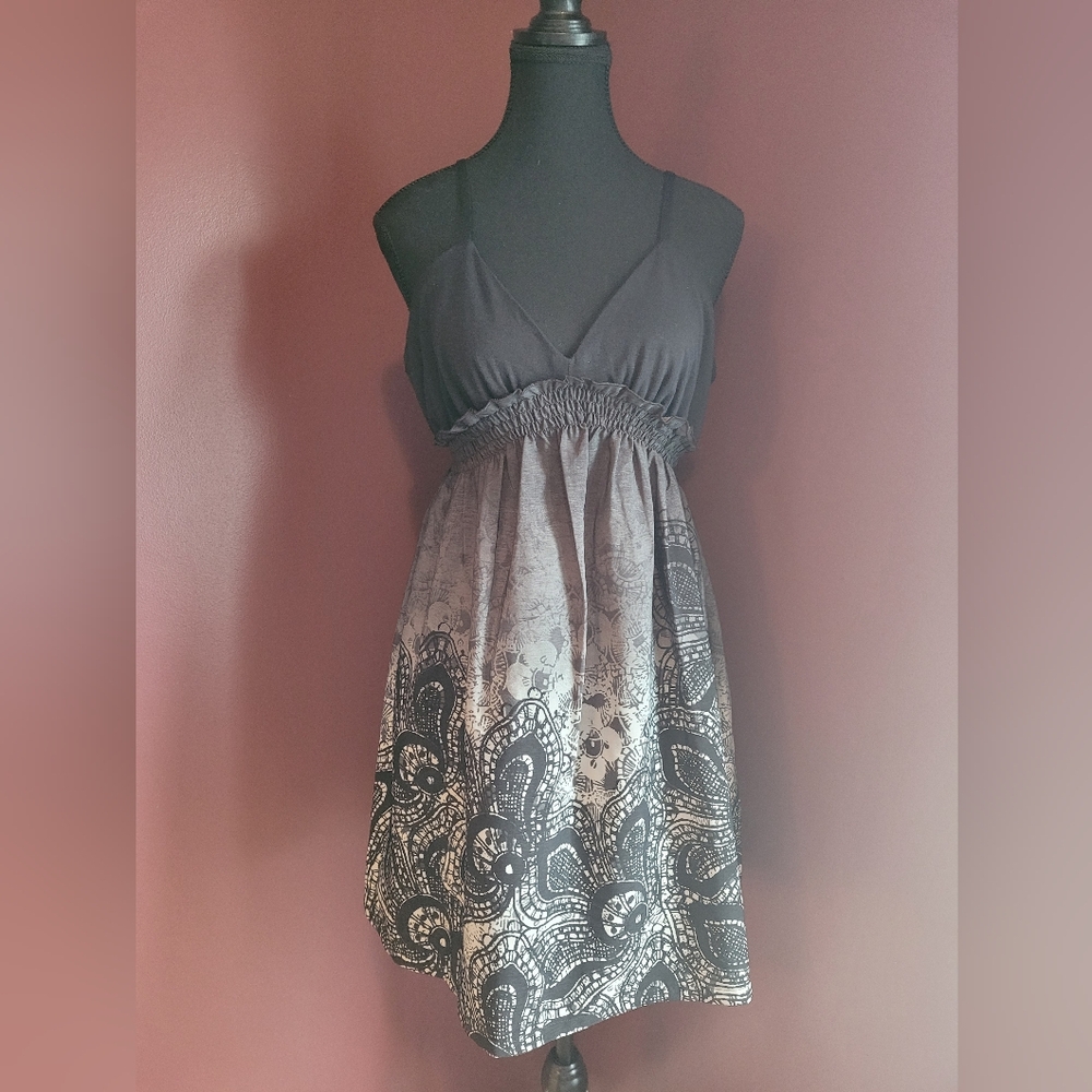 Gorgeous Johnny Martin Dress, light weight material.